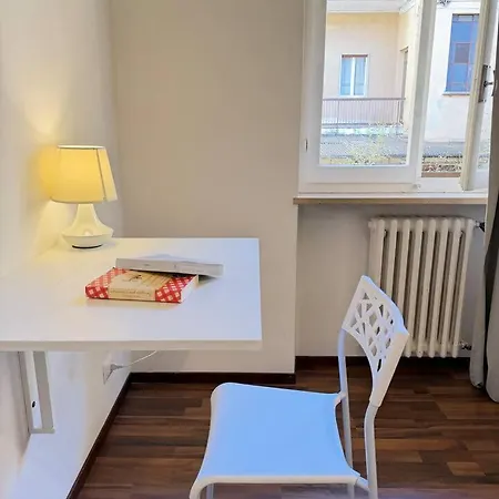 Apartment Trilocale Moderno 2min Leonardo Academy, Centro Sesto Calende